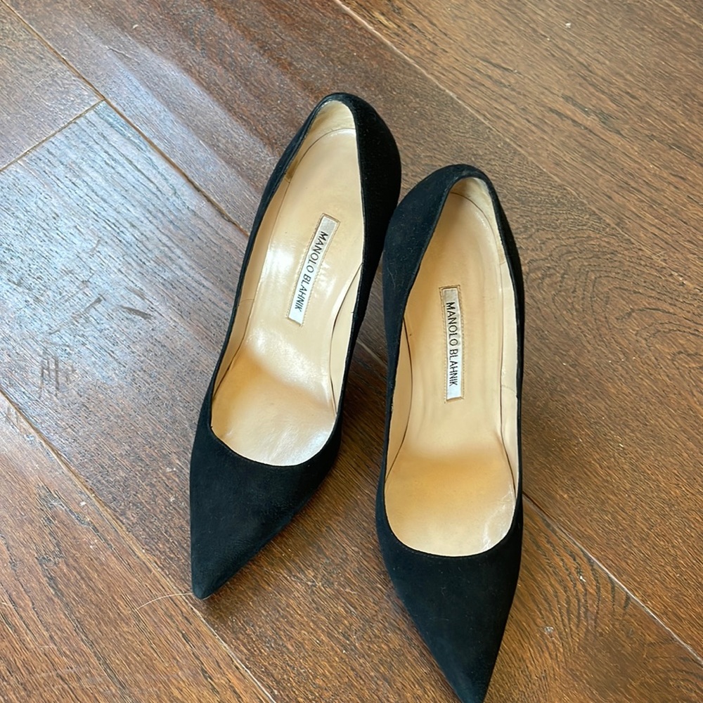 Black suede Manolo Blahnik pump